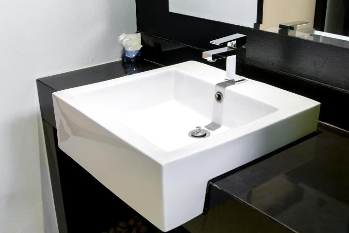 Installation sanitaire à Tarbes<br/>Travaux d’installation sanitaire à Tarbes<br/>Installation d’équipements sanitaires à Tarbes